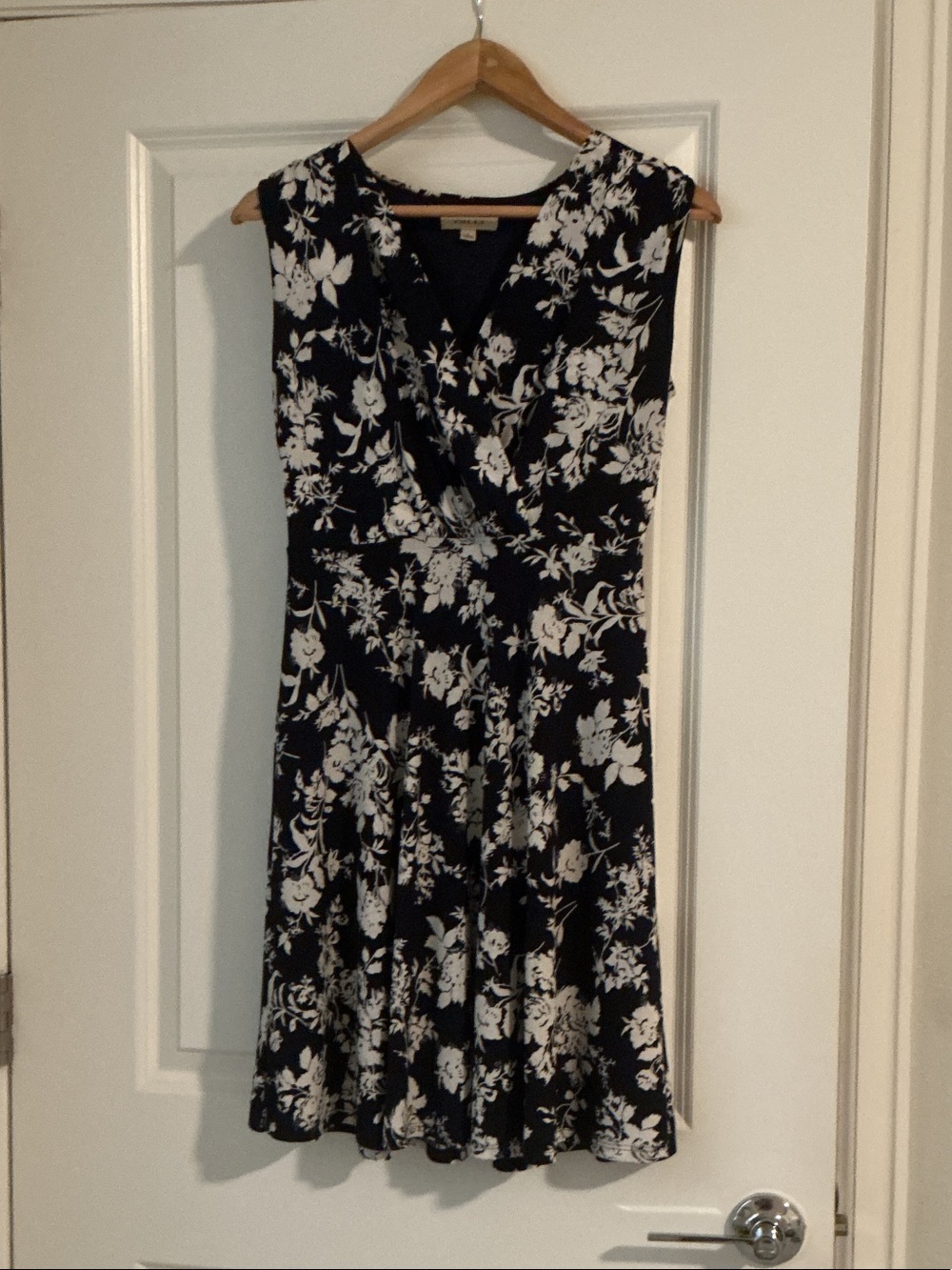 Gilli navy blue and white V neck dress